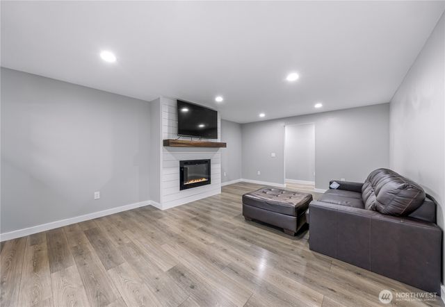 23448 Sherry Lane, Mount Vernon, WA 98274