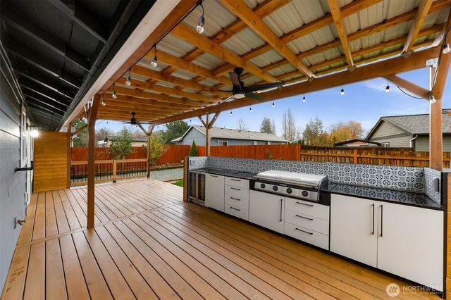 23448 Sherry Lane, Mount Vernon, WA 98274