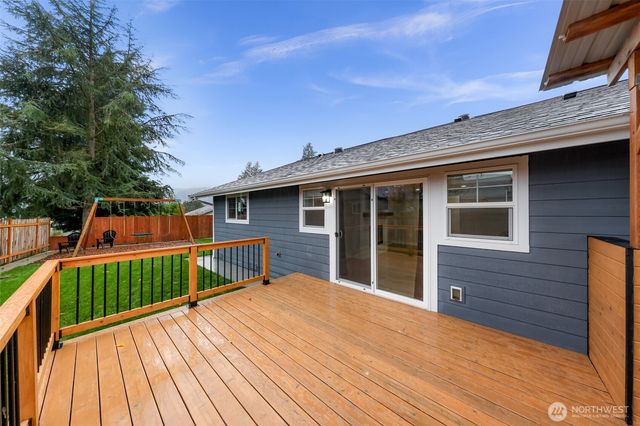 23448 Sherry Lane, Mount Vernon, WA 98274