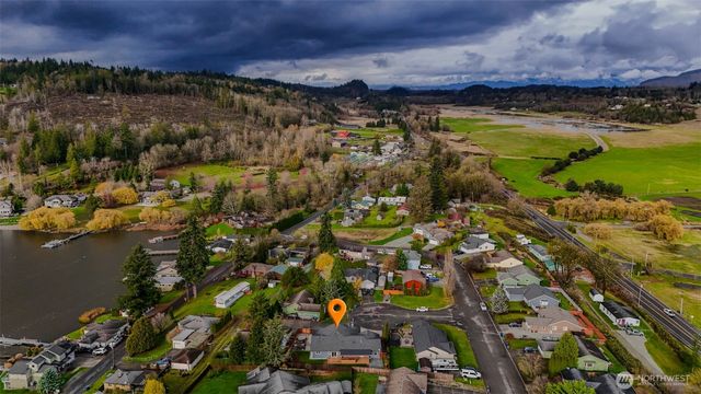 23448 Sherry Lane, Mount Vernon, WA 98274