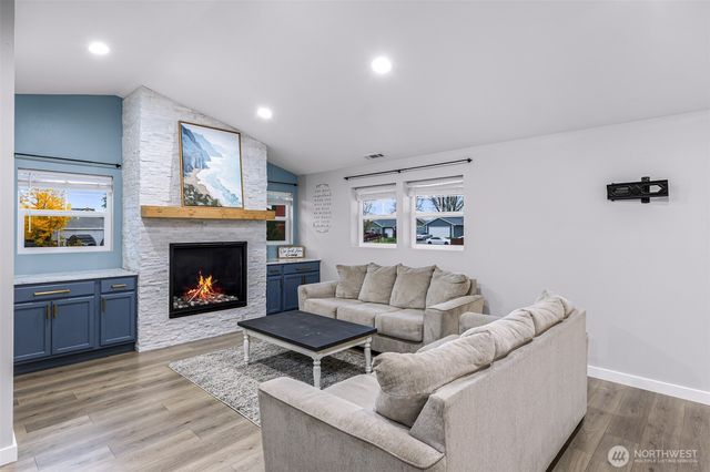 23448 Sherry Lane, Mount Vernon, WA 98274