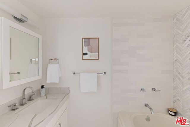 432 S Willaman Drive 401, Los Angeles, CA 90048