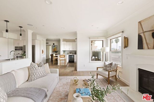 432 S Willaman Drive 401, Los Angeles, CA 90048