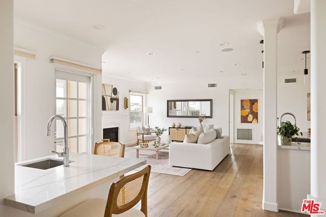 432 S Willaman Drive 401, Los Angeles, CA 90048