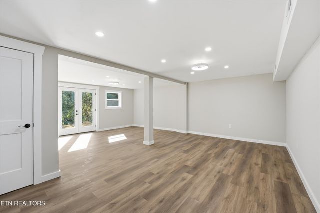 2416 Alberta Drive, Knoxville, TN 37920