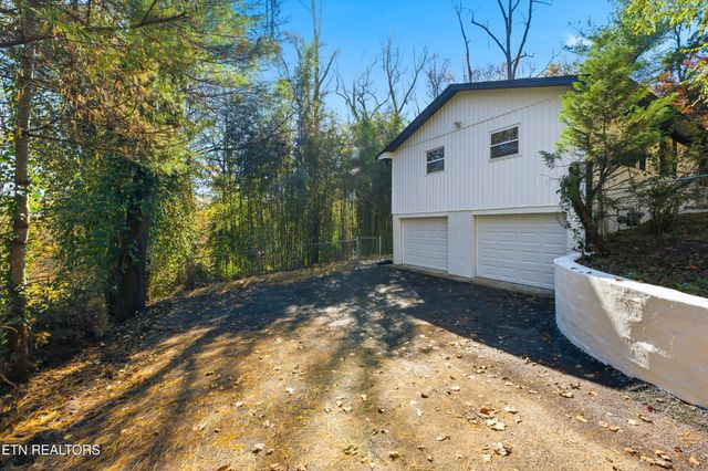 2416 Alberta Drive, Knoxville, TN 37920