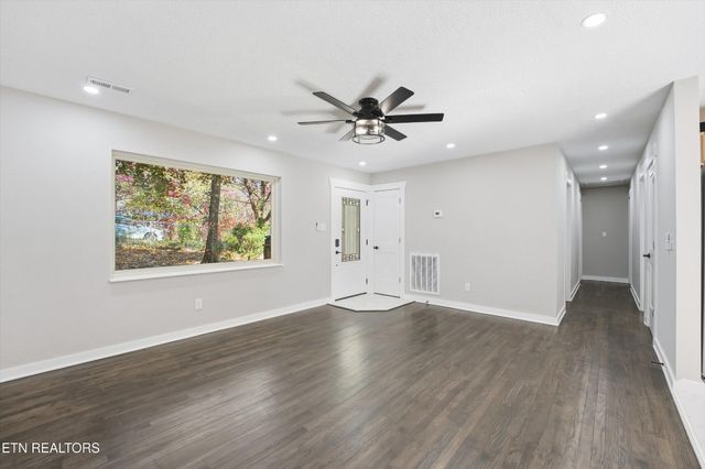 2416 Alberta Drive, Knoxville, TN 37920