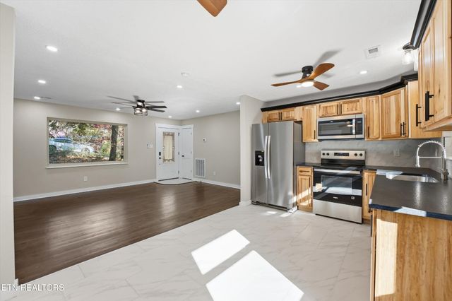 2416 Alberta Drive, Knoxville, TN 37920