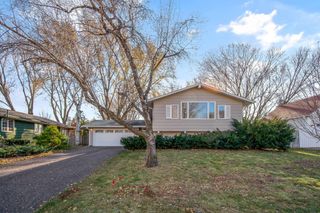 9117 34th Avenue N, New Hope, MN 55427