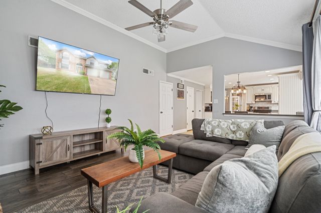 303 Hopewell Street, Grand Prairie, TX 75052
