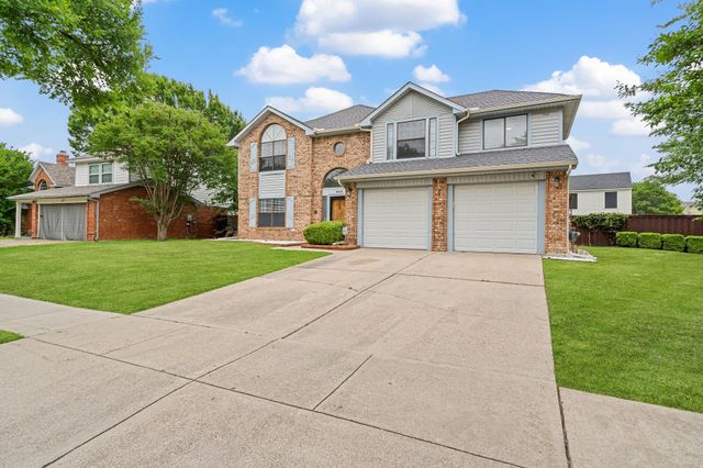 303 Hopewell Street, Grand Prairie, TX 75052