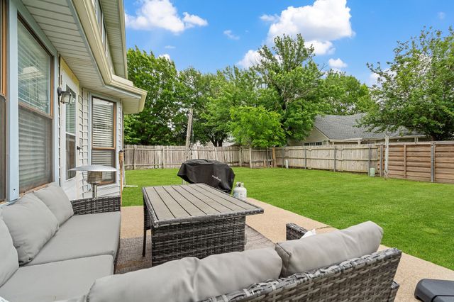 303 Hopewell Street, Grand Prairie, TX 75052