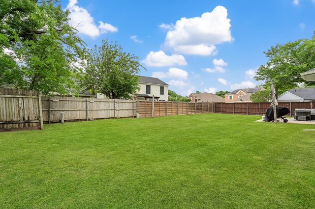 303 Hopewell Street, Grand Prairie, TX 75052