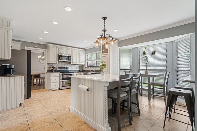 303 Hopewell Street, Grand Prairie, TX 75052