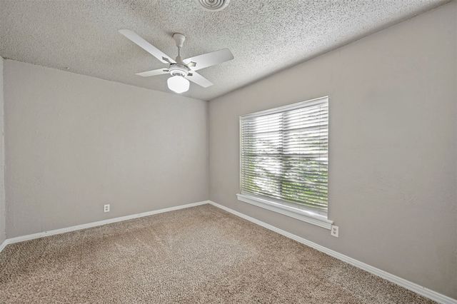 4900 Hope Street, River Oaks, TX 76114