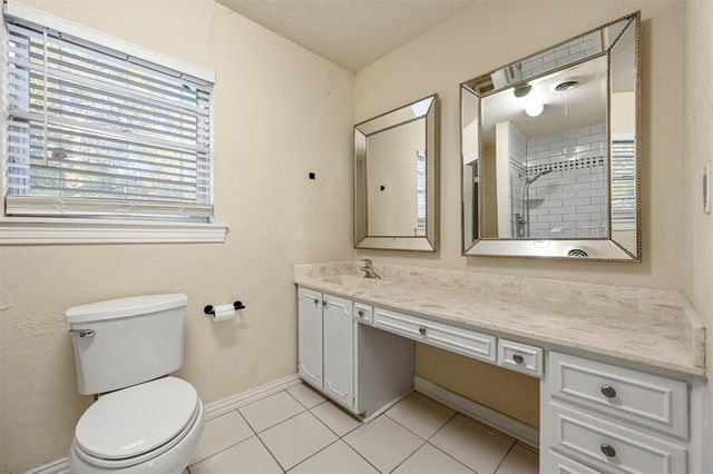 4900 Hope Street, River Oaks, TX 76114