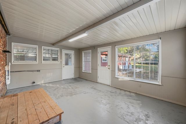 4900 Hope Street, River Oaks, TX 76114