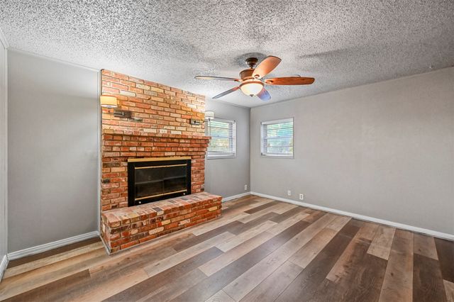 4900 Hope Street, River Oaks, TX 76114