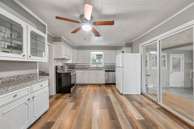 4900 Hope Street, River Oaks, TX 76114