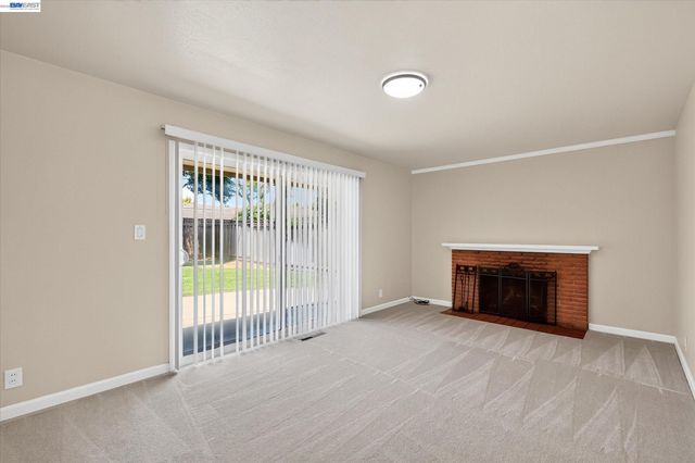 5279 Eggers Dr, Fremont, CA 94536