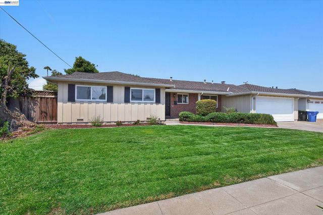 5279 Eggers Dr, Fremont, CA 94536