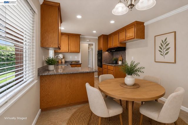 5279 Eggers Dr, Fremont, CA 94536