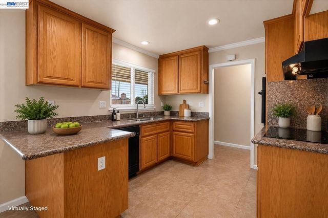 5279 Eggers Dr, Fremont, CA 94536