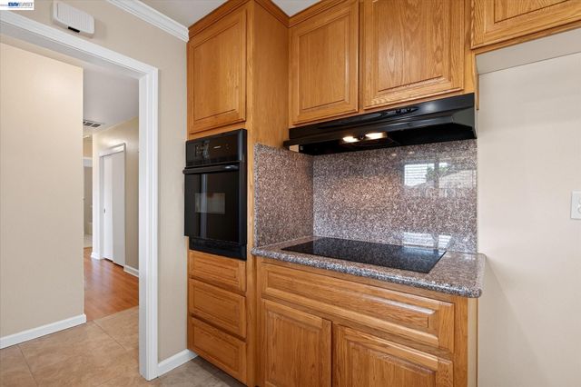 5279 Eggers Dr, Fremont, CA 94536