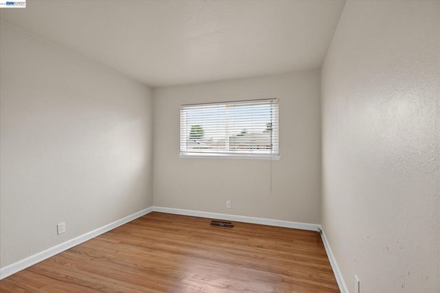 5279 Eggers Dr, Fremont, CA 94536