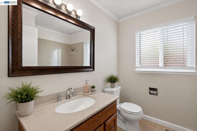 5279 Eggers Dr, Fremont, CA 94536