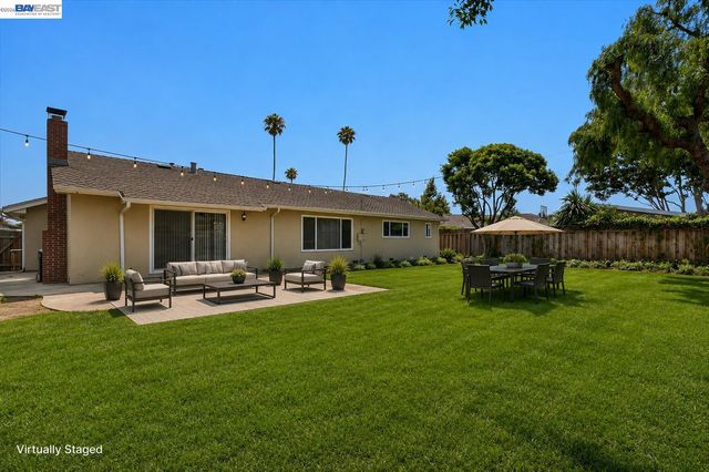 5279 Eggers Dr, Fremont, CA 94536