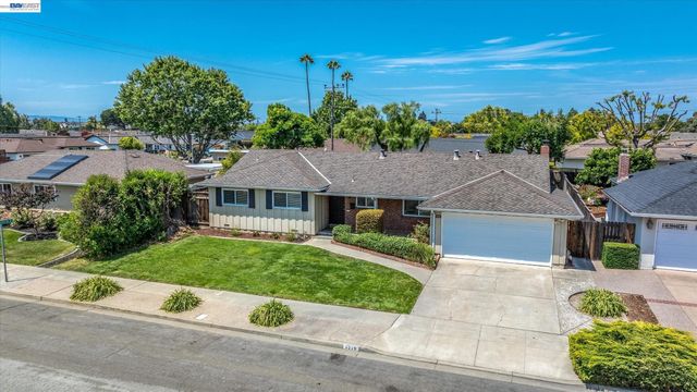 5279 Eggers Dr, Fremont, CA 94536