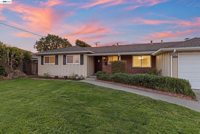 5279 Eggers Dr, Fremont, CA 94536
