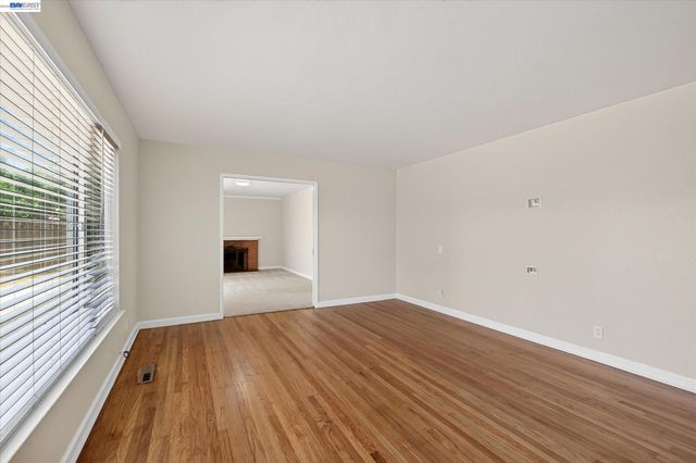 5279 Eggers Dr, Fremont, CA 94536