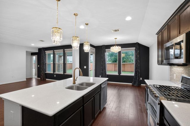 7112 Garnet Mill LN, Austin, TX 78744