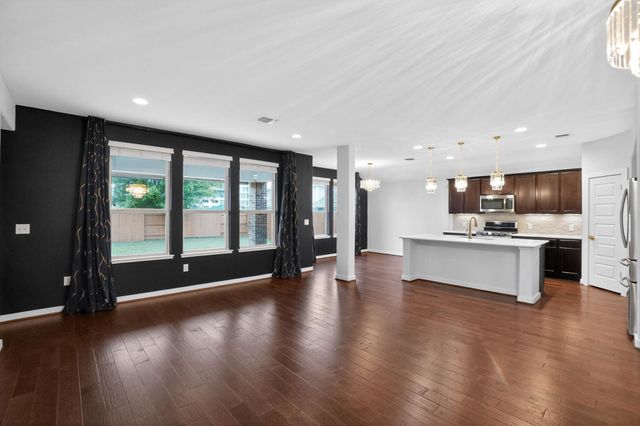 7112 Garnet Mill LN, Austin, TX 78744