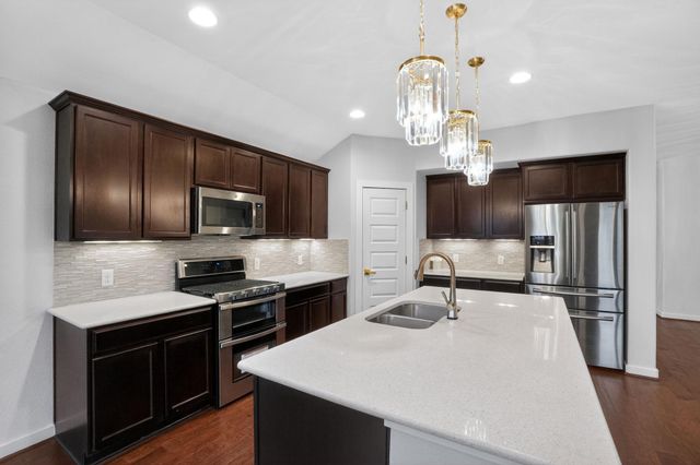 7112 Garnet Mill LN, Austin, TX 78744