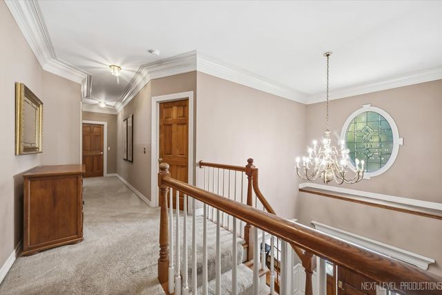 1002 Stonehedge Road, St. Charles, IL 60174