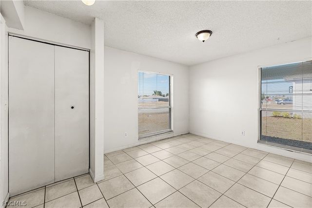 1733 NE 7th PL, Cape Coral, FL 33909