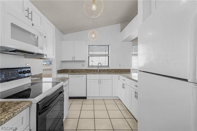 1733 NE 7th PL, Cape Coral, FL 33909