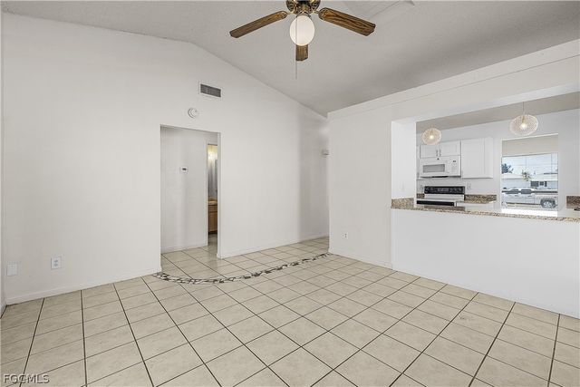 1733 NE 7th PL, Cape Coral, FL 33909