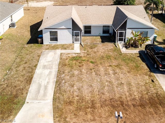 1733 NE 7th PL, Cape Coral, FL 33909