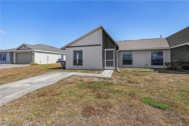 1733 NE 7th PL, Cape Coral, FL 33909