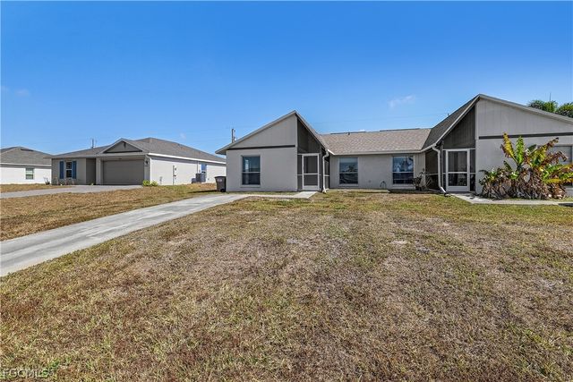 1733 NE 7th PL, Cape Coral, FL 33909