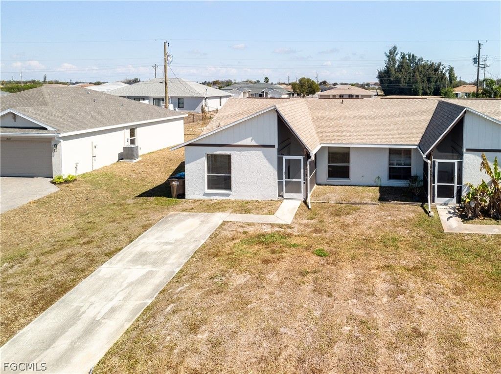 1733 NE 7th PL, Cape Coral, FL 33909