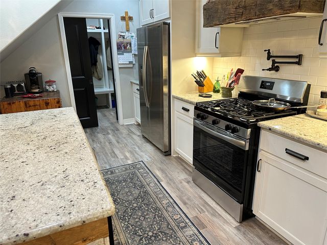 4149 County Road 444, Hallettsville, TX 77964