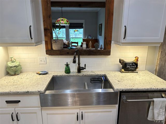 4149 County Road 444, Hallettsville, TX 77964