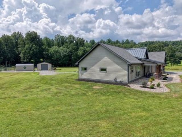 186 Rice Landing Court, Hayesville, NC 28904