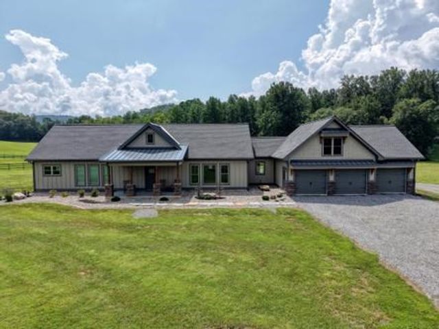 186 Rice Landing Court, Hayesville, NC 28904