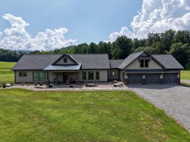 186 Rice Landing Court, Hayesville, NC 28904